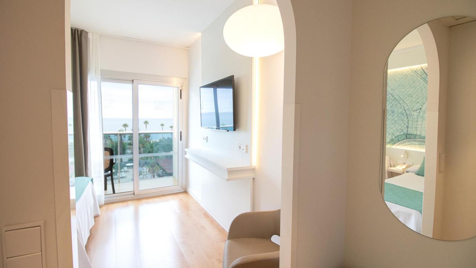 Golden Taurus Aquapark Resort Pineda de Mar Room photo