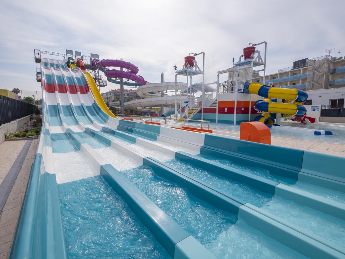 Golden Taurus Aquapark Resort Pineda de Mar Exterior photo