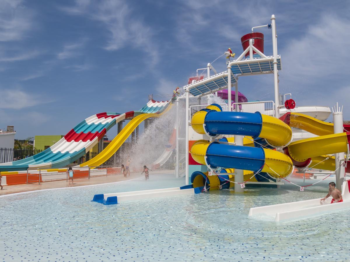 Golden Taurus Aquapark Resort Pineda de Mar Exterior photo